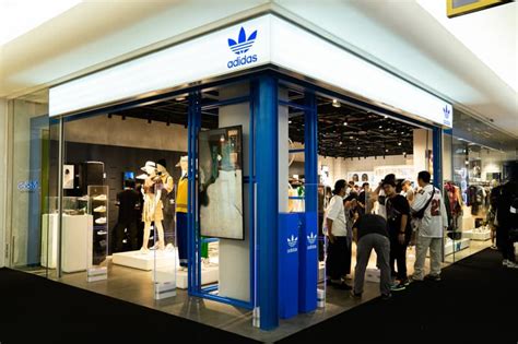 adidas plaza indonesia photos|adidas Indonesia Ngasih Tampilan Baru Store Plaza .